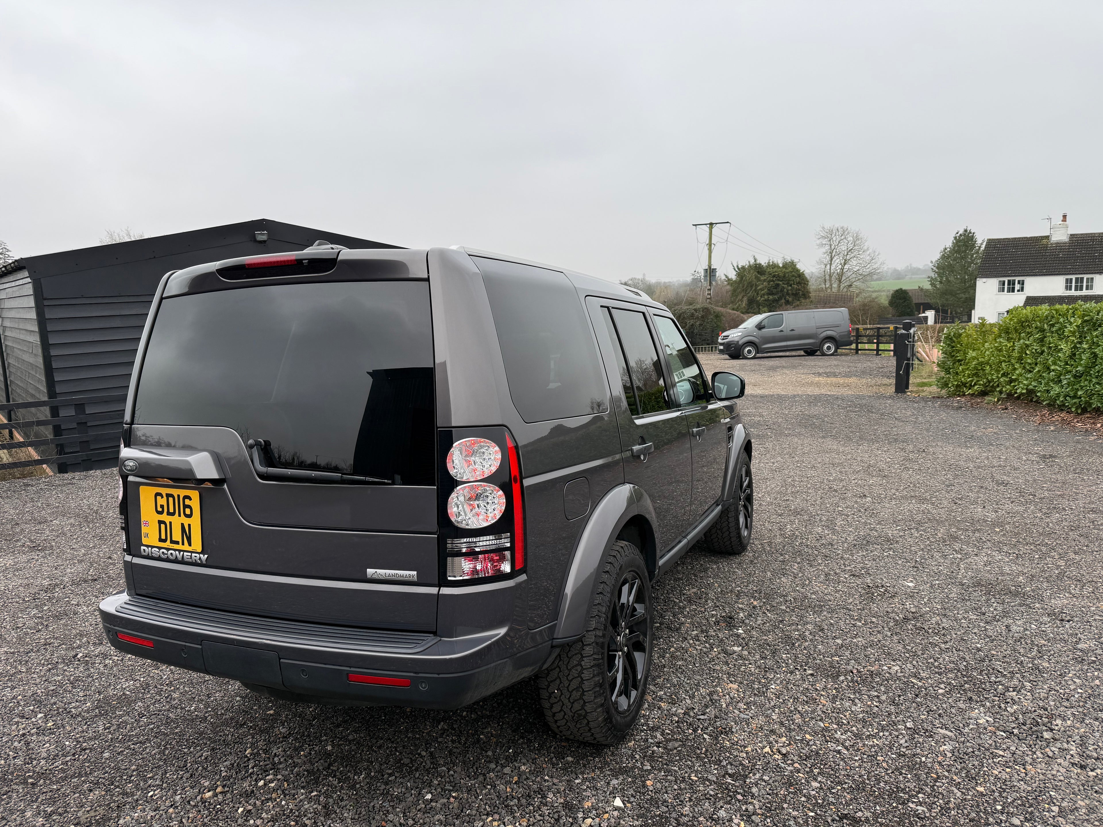 Land Rover Discovery 4 SUV 3.0 SD V6 Landmark - SOLD