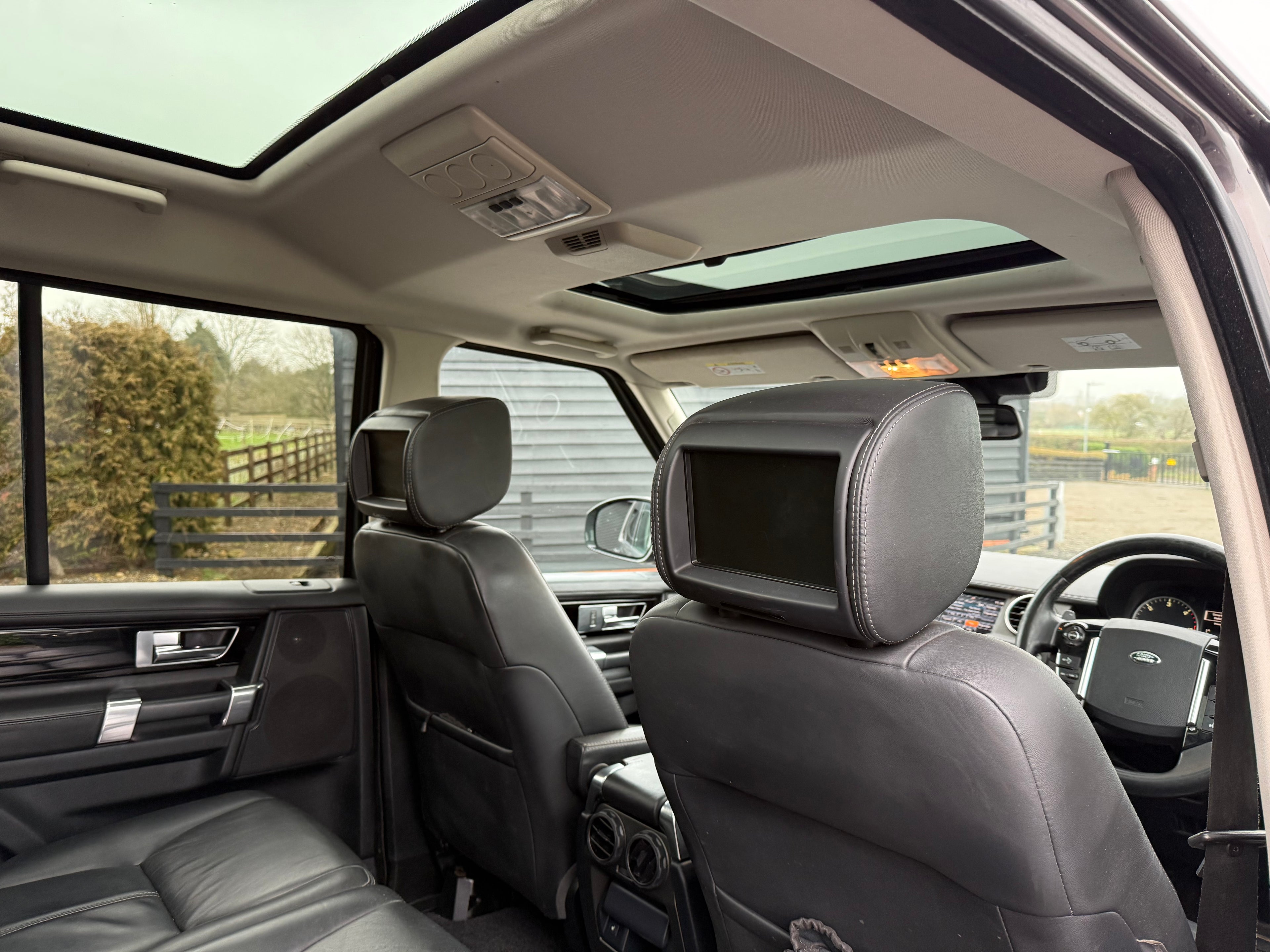 Land Rover Discovery 4 SUV 3.0 SD V6 Landmark - SOLD