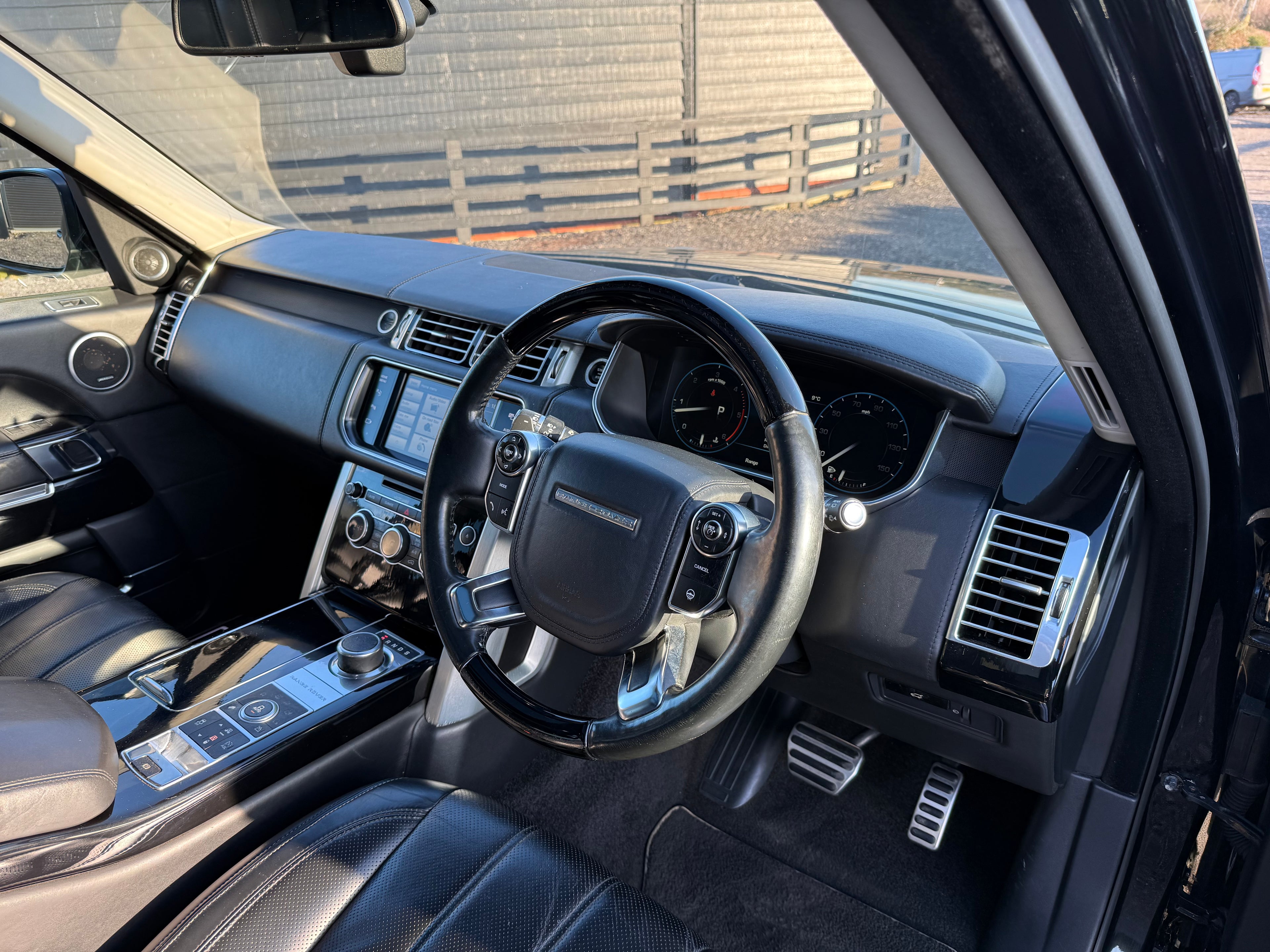 Range Rover SDV8 4.4 Autobiography - SOLD