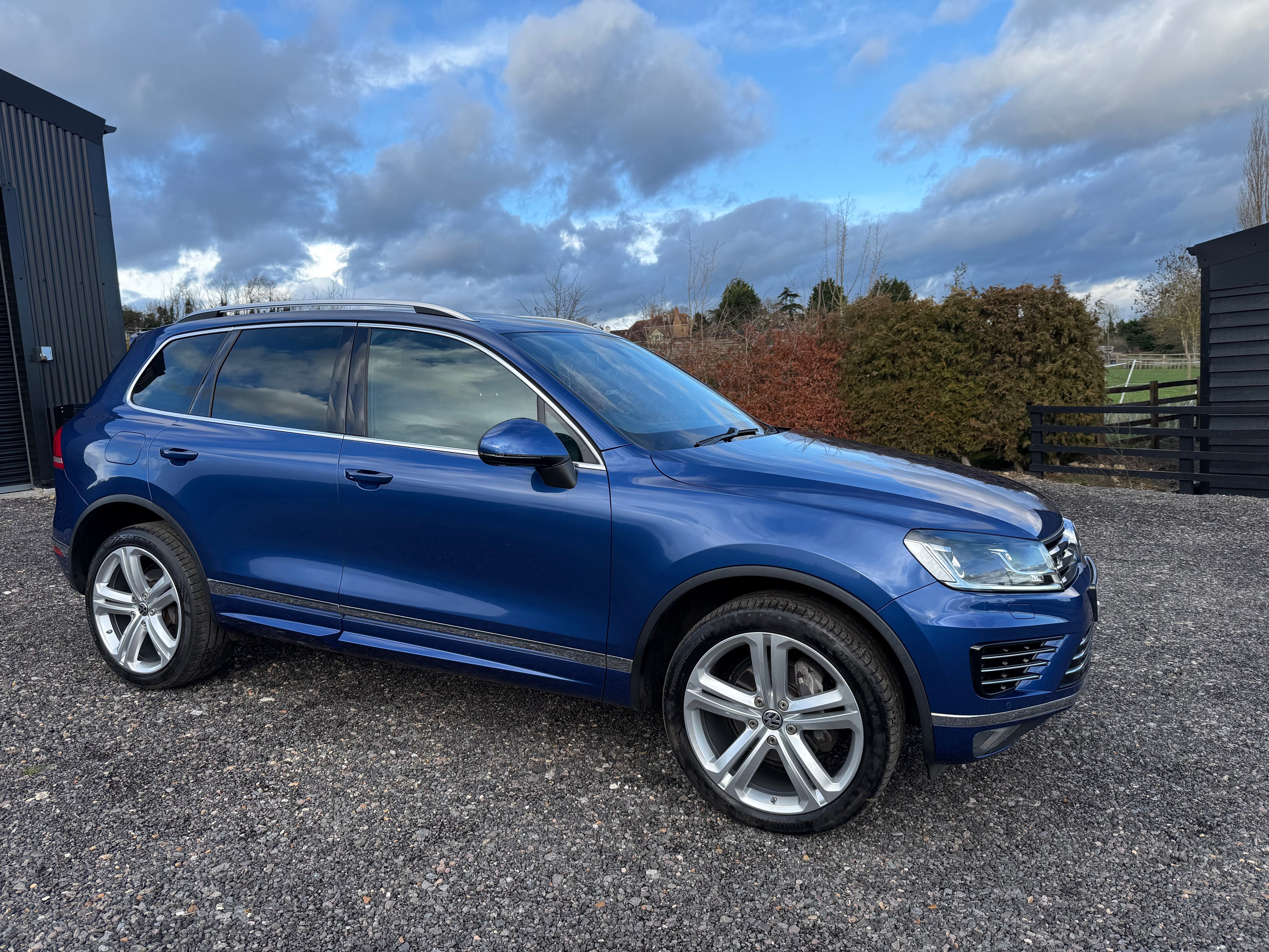 volkswagen Toureg 3.0 V6 Bluemotion R-LIne - SOLD