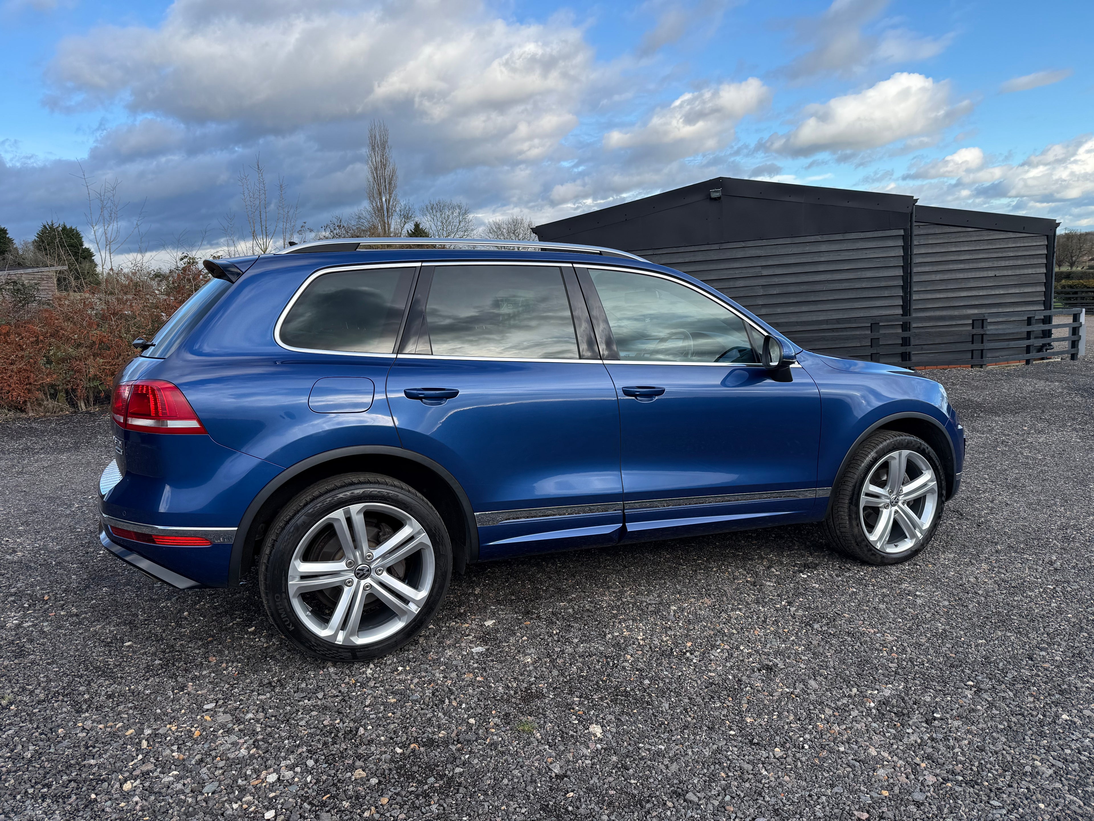 volkswagen Toureg 3.0 V6 Bluemotion R-LIne - SOLD