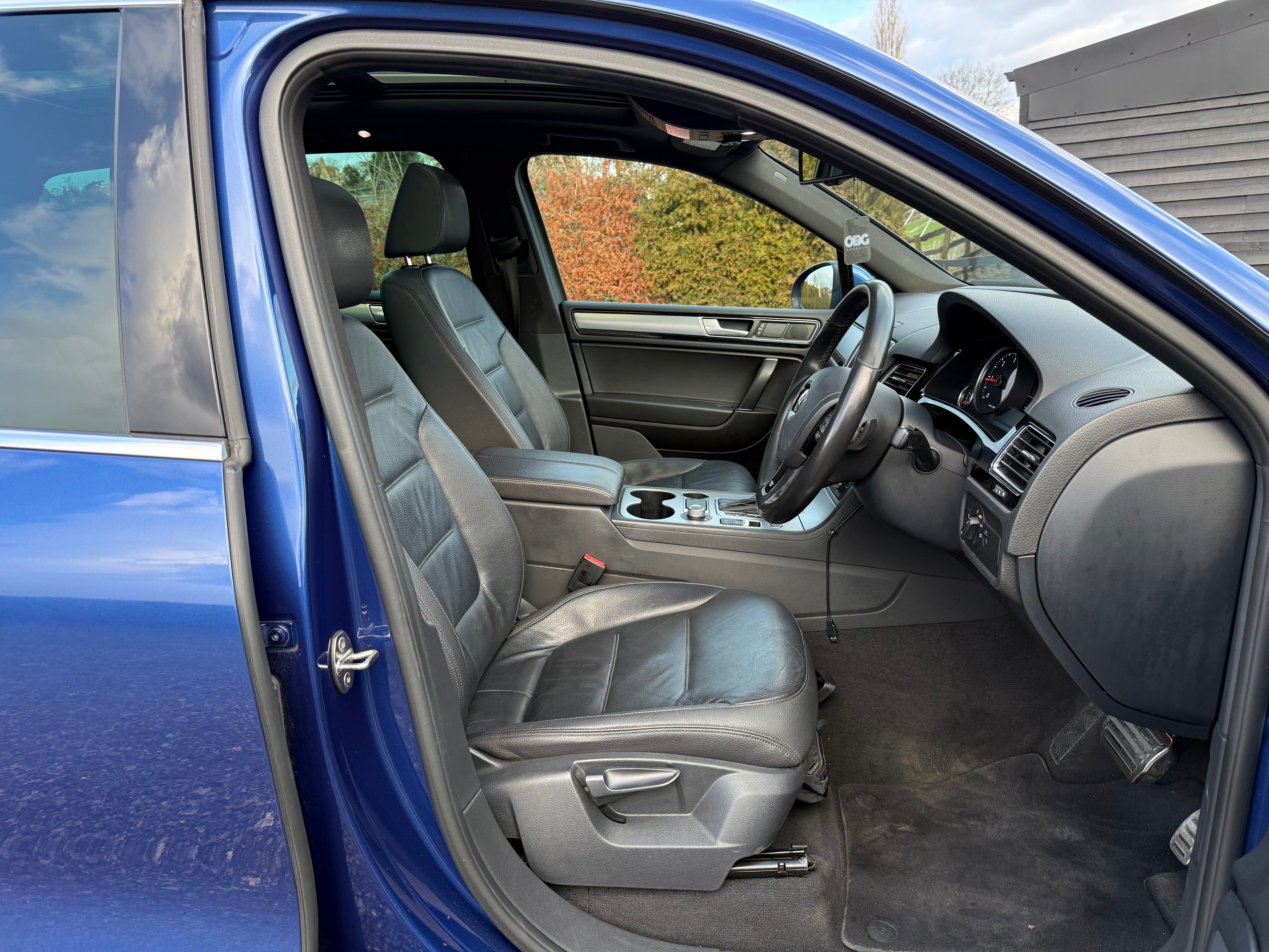 volkswagen Toureg 3.0 V6 Bluemotion R-LIne - SOLD