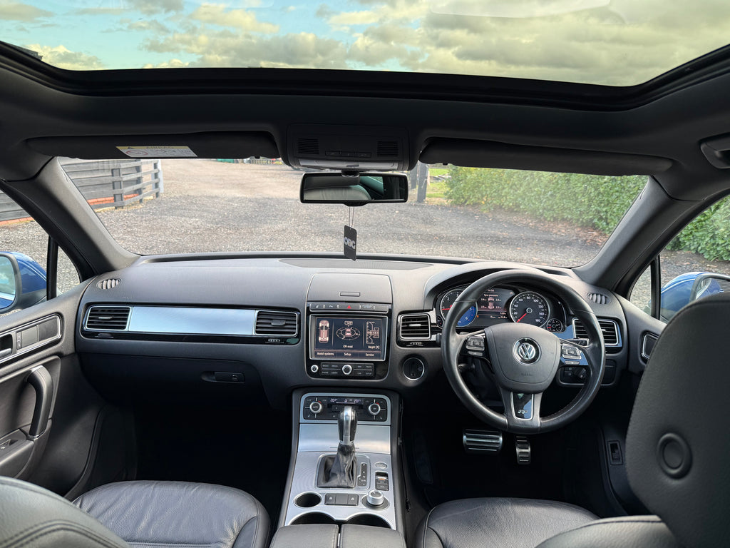 volkswagen Toureg 3.0 V6 Bluemotion R-LIne - SOLD