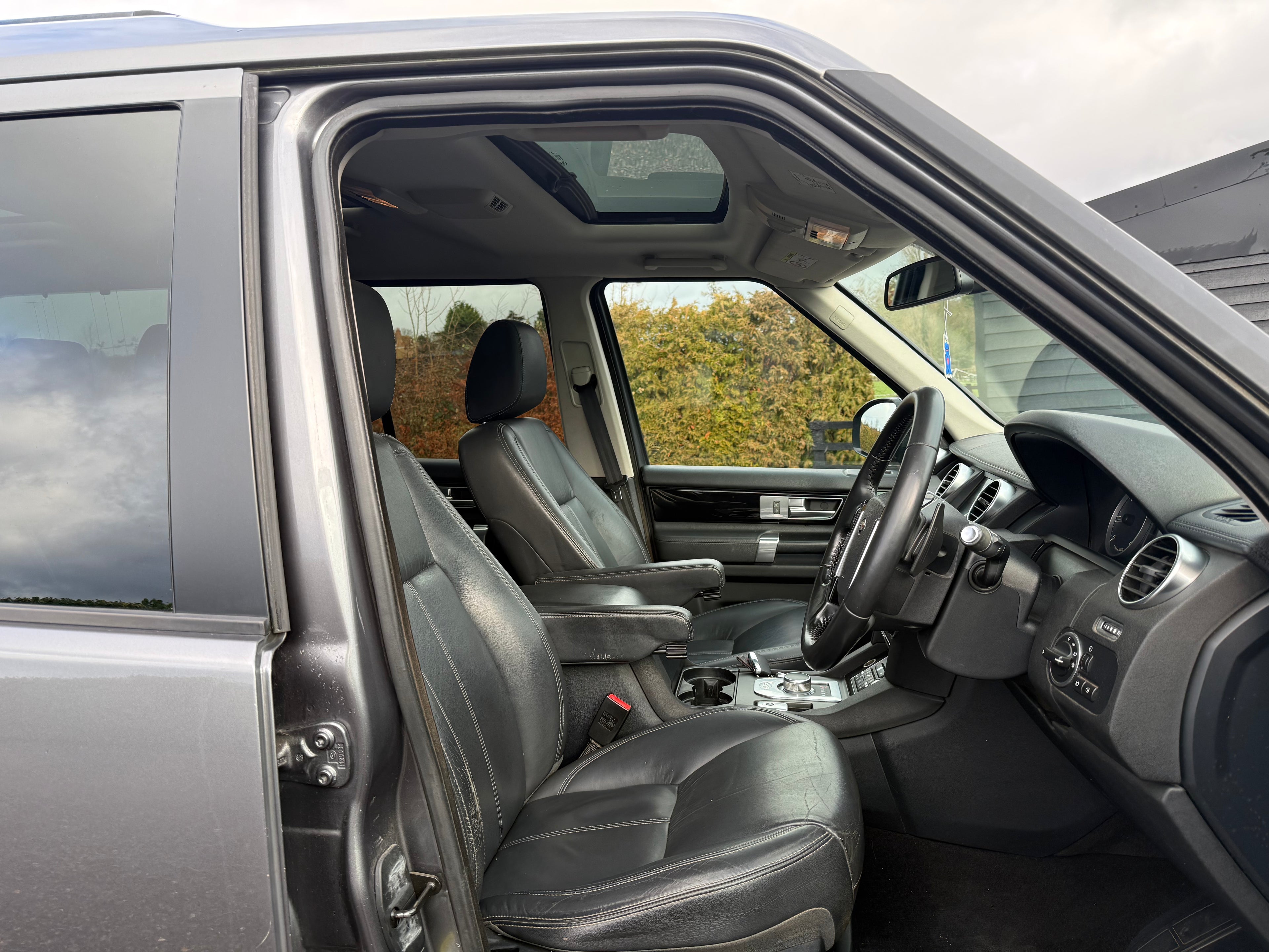 Land Rover Discovery 4 SUV 3.0 SD V6 HSE - SOLD