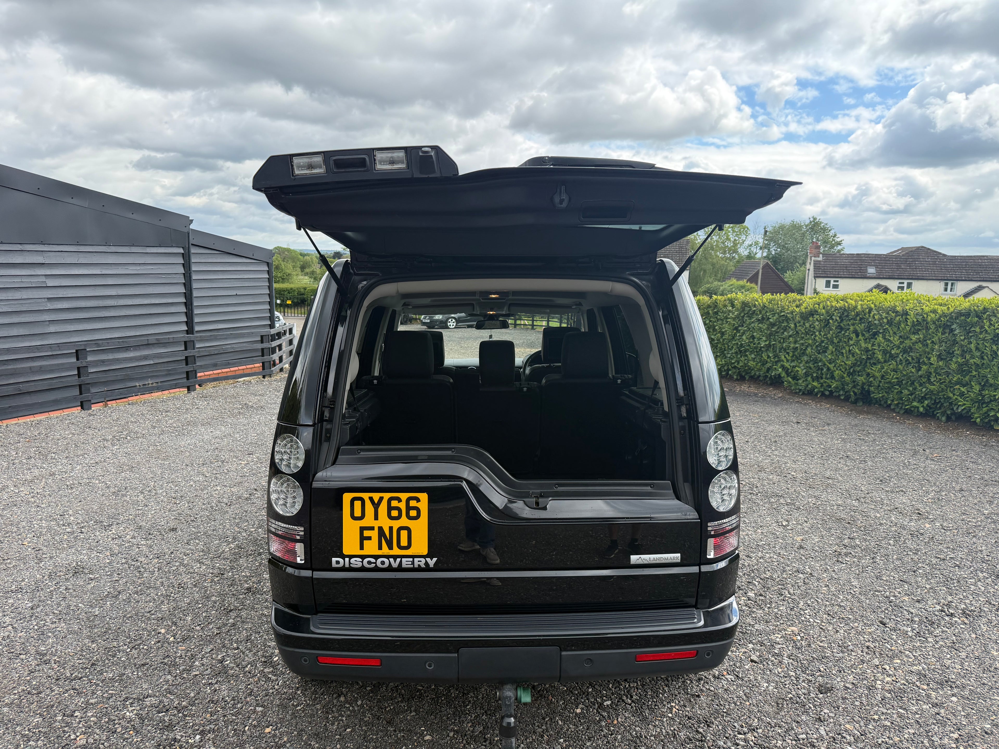 Land Rover Discovery 4 SUV 3.0 SD V6 Landmark - SOLD