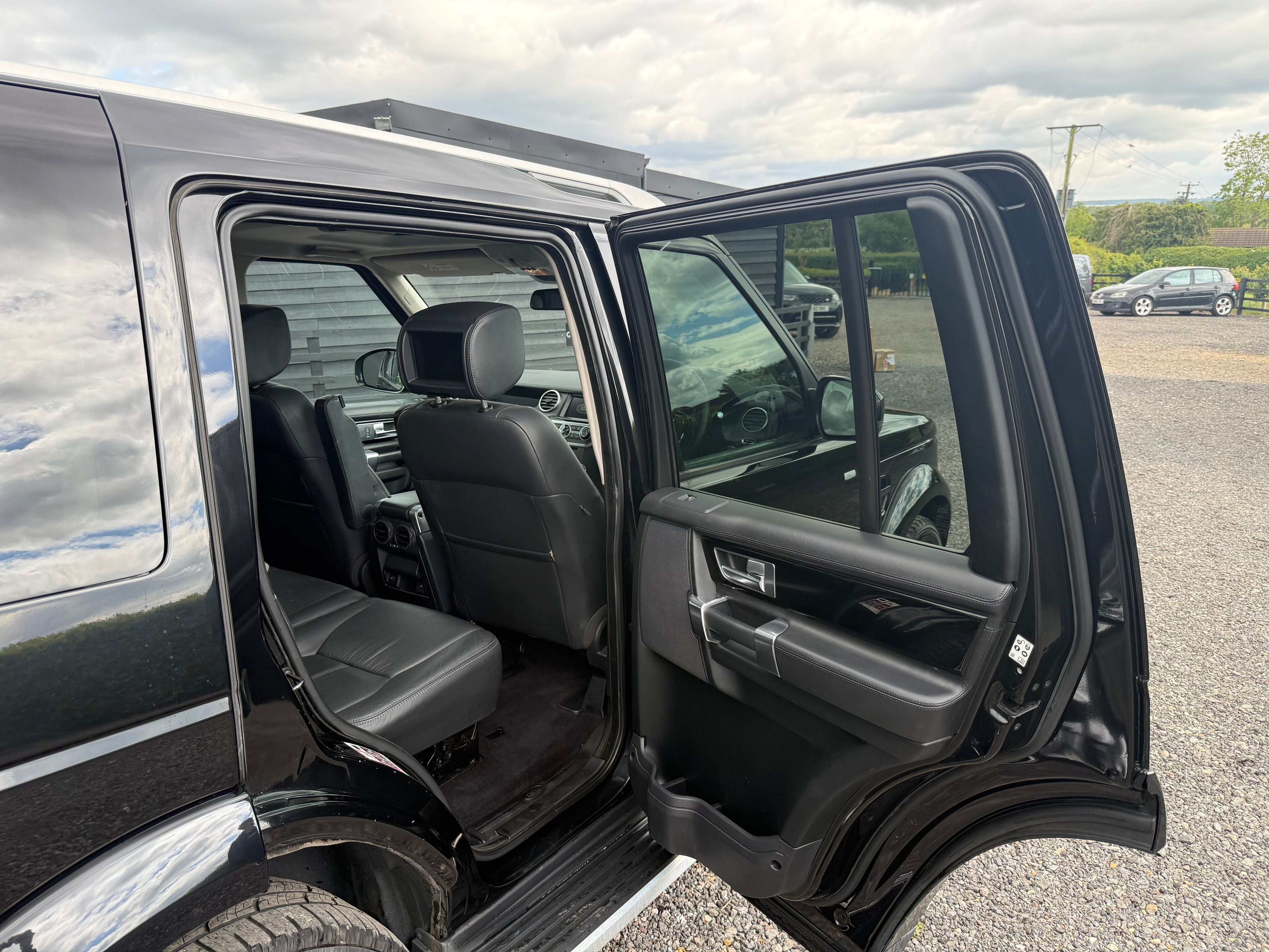 Land Rover Discovery 4 SUV 3.0 SD V6 Landmark - SOLD
