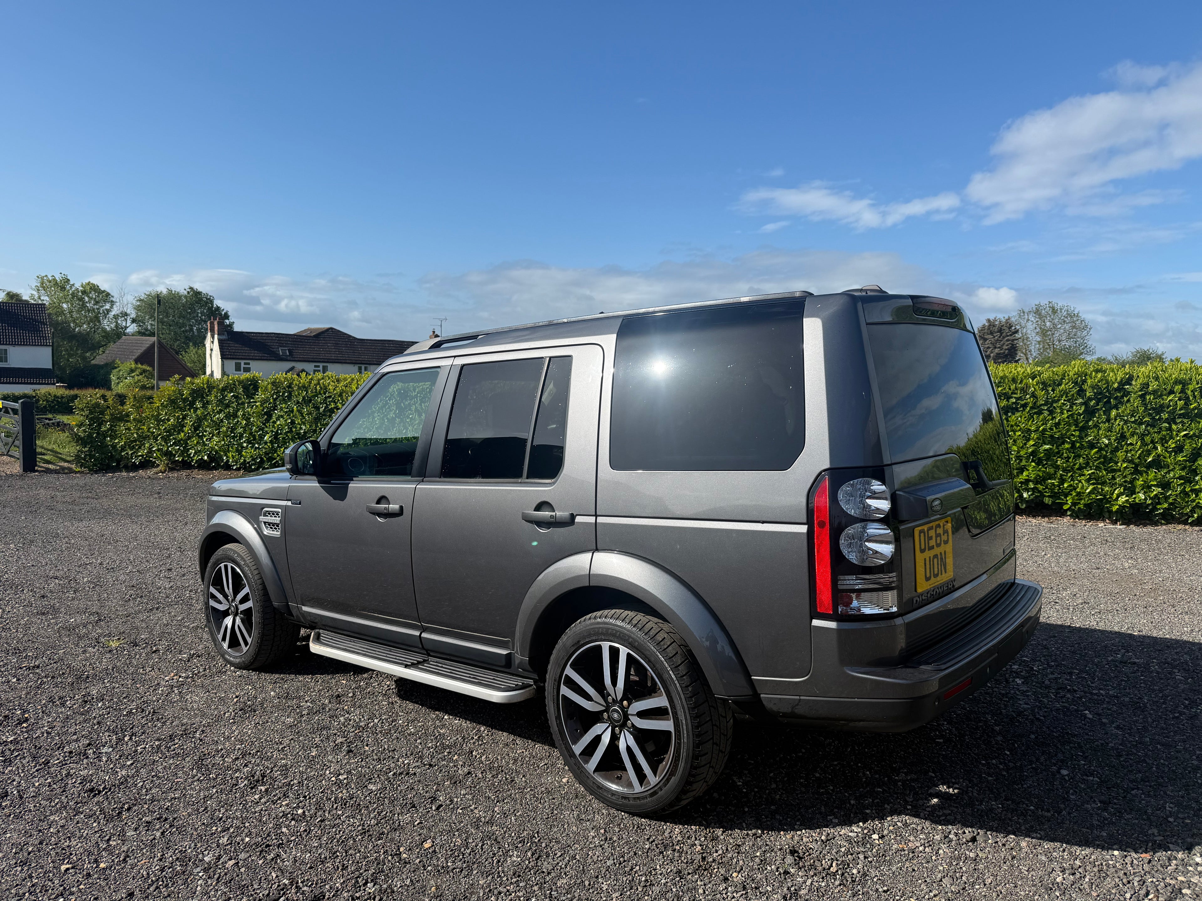 2015 (65) Land Rover Discovery 4 3.0 SD V6 HSE Luxury Auto 4WD Euro 6 - £20,000
