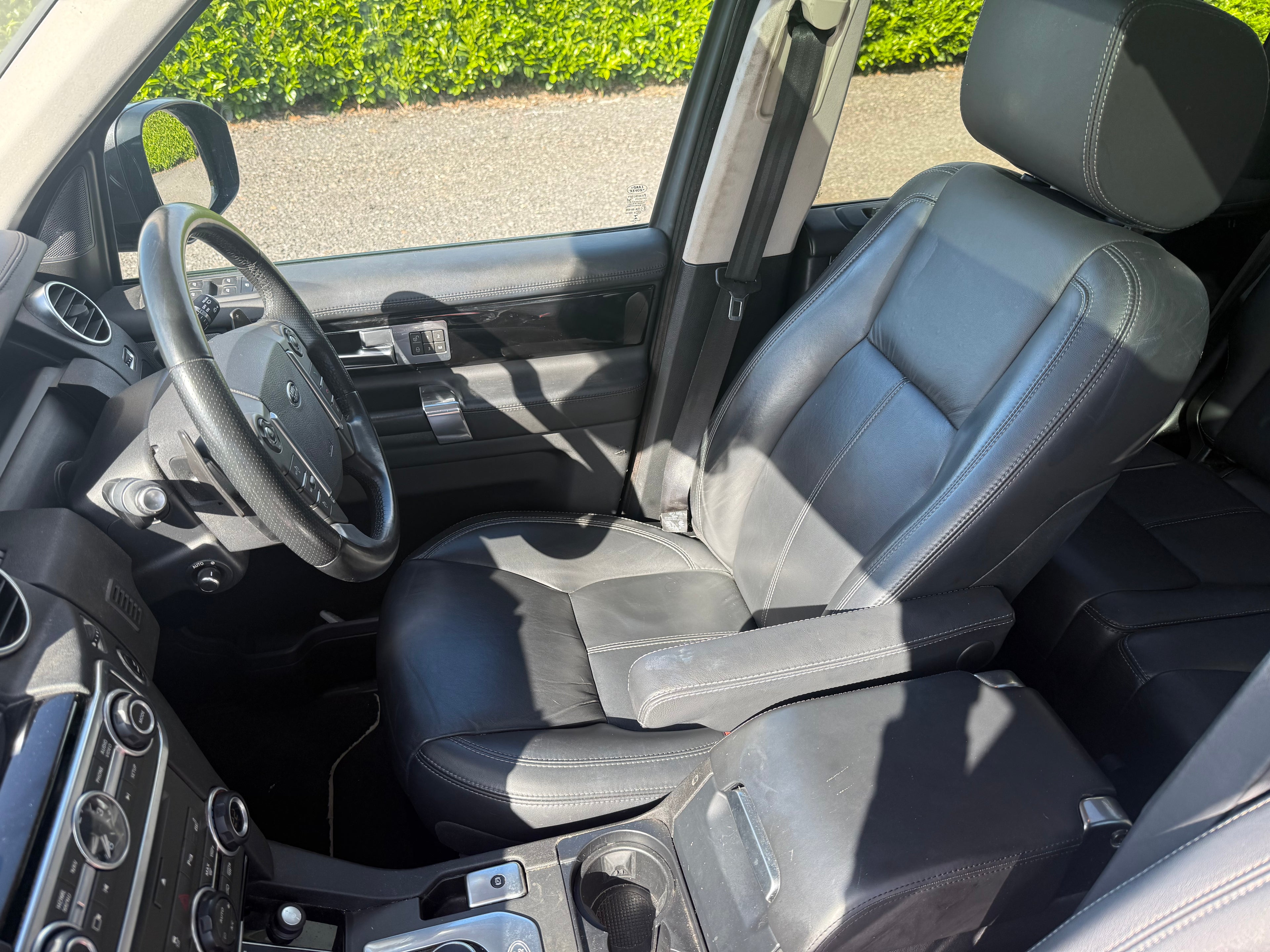 2015 (65) Land Rover Discovery 4 3.0 SD V6 HSE Luxury Auto 4WD Euro 6 - £20,000