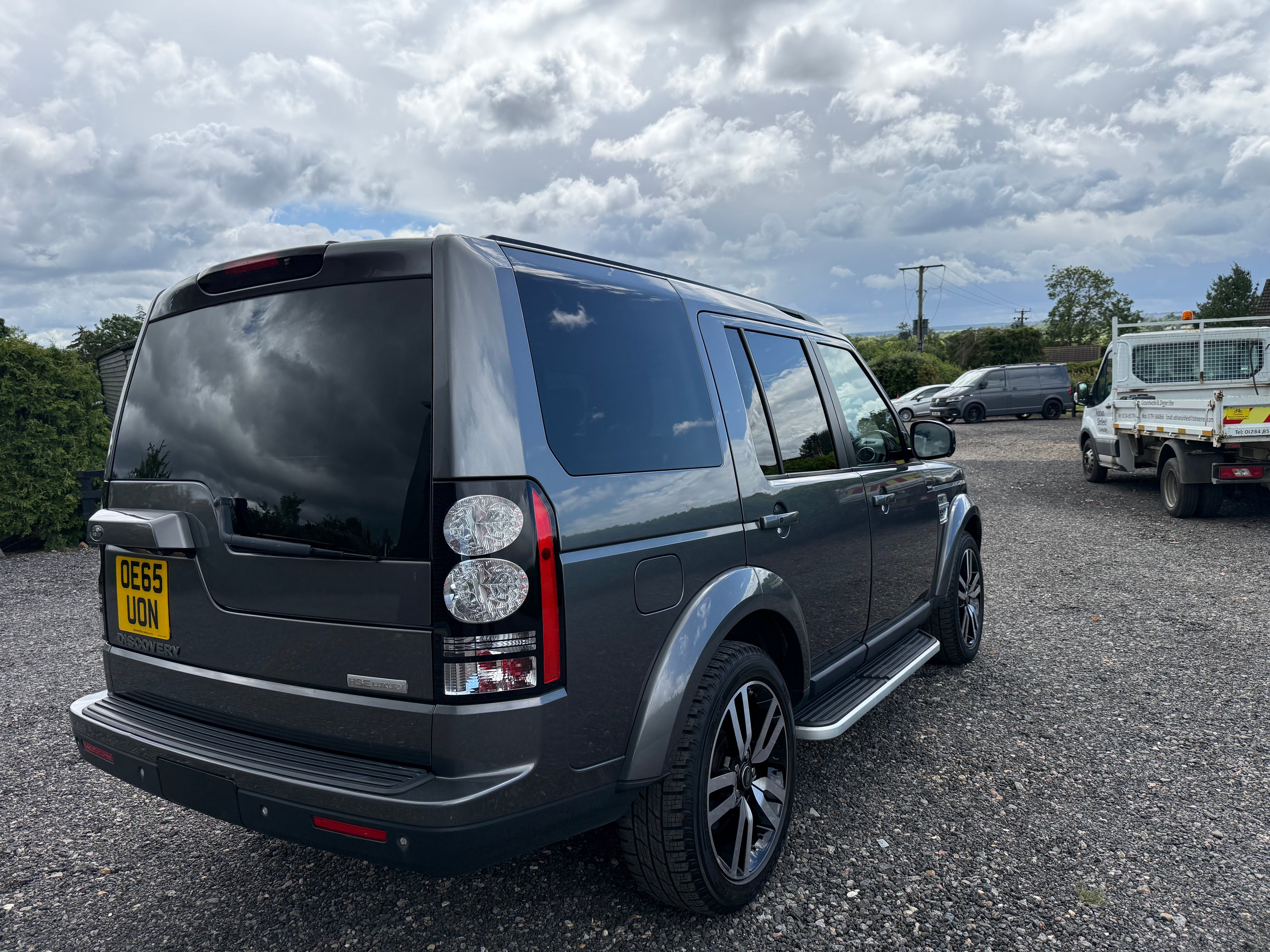 2015 (65) Land Rover Discovery 4 3.0 SD V6 HSE Luxury Auto 4WD Euro 6 - SOLD